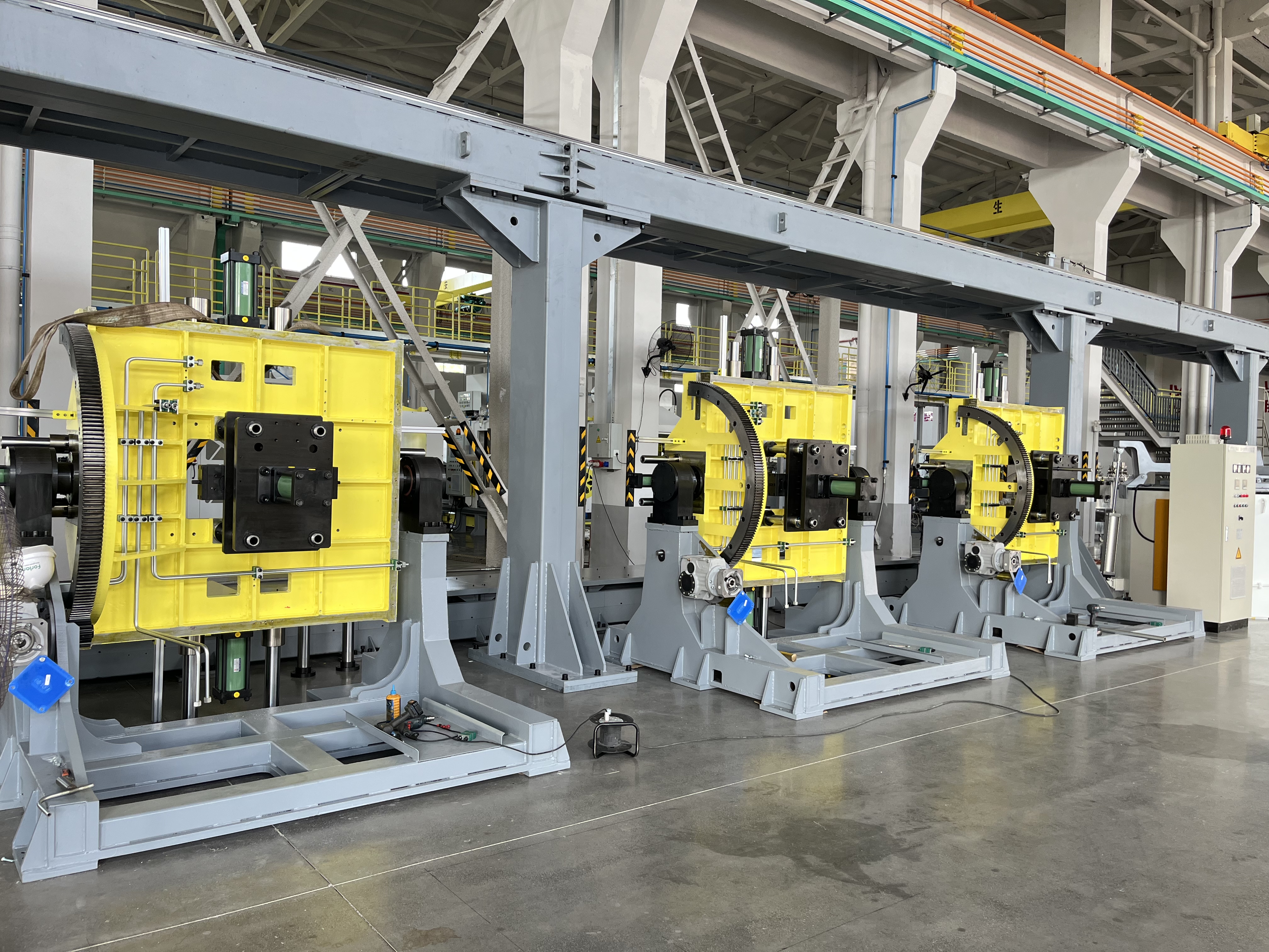 เครื่องหล่อแรงโน้มถ่วงแบบเอียง